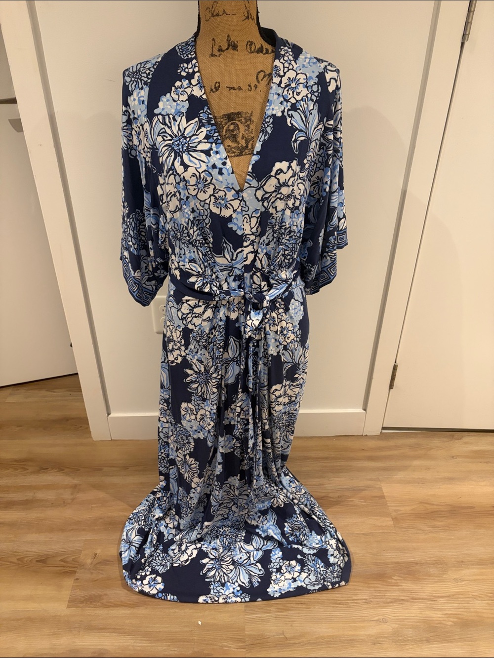 Lilly Pulitzer Wisteria elbow sleeve Maxi Dress in Low Tide Navy Bouquet all Day - Picture 4 of 13